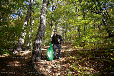 Akcja sprzątania Lasów Oliwskich w rejonie wzgórza...