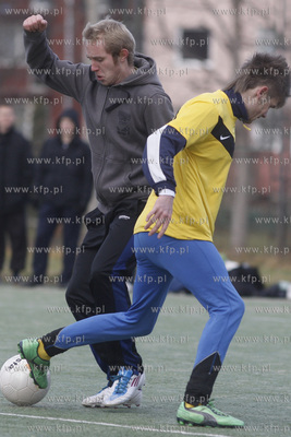 Gdansk Zaspa. Pilkarski turniej dzikich druzyn Do przerwy...