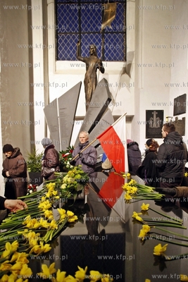 Gdansk. Marsz pamieci ofiar katastrofy smolenskiej...