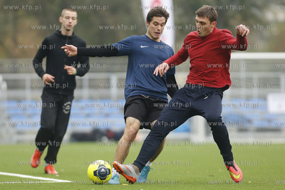 Gdansk Zaspa. Pilkarski turniej dzikich druzyn Do przerwy...