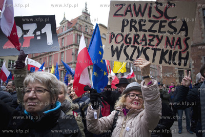Gdańsk. Długi Targ. Manifestacja jedności z Europą...