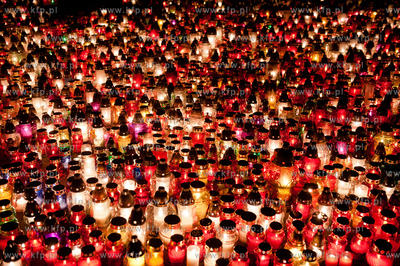 Gdansk. Cmentarz Srebrzysko. Swieto Wszystkich Swietych.
01.11.2011
fot....