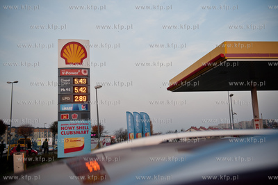 Gdansk. Orunia. Stacja Paliw Shell.
07.11.2011
fot....