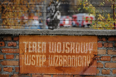 Gdynia. Obluze. Zawalenie stropu magazynu przy ulicy...