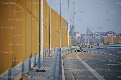 Gdansk. Budowa wezla drogowego Karczemki i trasy WZ....
