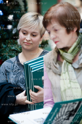 Gdansk. Centrum Handlowe Manhattan. Premiera i promocja...
