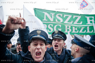 Gdansk. Pikieta Federacji Zwiazkow Zawodowych Sluzb...
