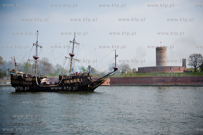 Gdansk. Nowy Port. Druga edycja Bitwy Morskiej o Twierdze...