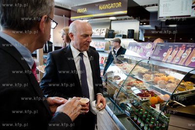 Gdansk. Nowo otwarta stacja benzynowa grupy Lotos....