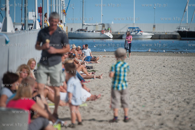 Gdynia. Plaza Miejska. Sloneczna pogoda powrocila na...