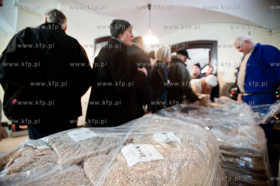 Gdansk. Urzad Miasta przy ul. 3 Maja. Akcja darmowego...