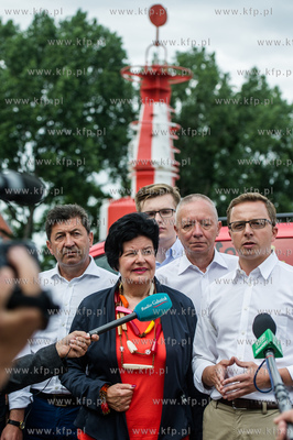 Gdansk. Szafarnia. Lato z SLD. Przedstawiciele Sojuszu...