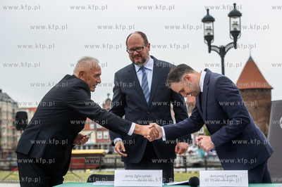 Gdansk. Olowianka. Uroczystosc podpisania umowy na...