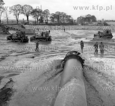 Budowa rafinerii w Gdansku. 10.10.1973 3 pazdziernik...