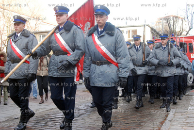 Dzien Niepodleglosci w Gdansku - barwna parada ulicami...