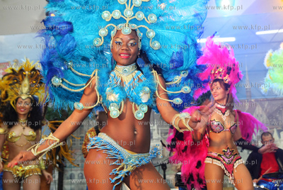 Oficjalne otwarcie lodowiska na placu koncertowym przy...