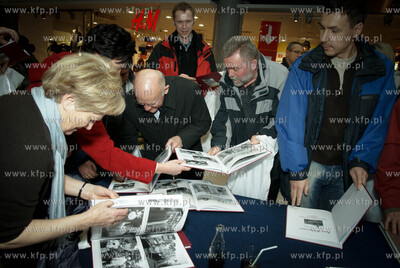 CH Manhattan. Promocja IV czesci albumu Fot. Kosycarz...