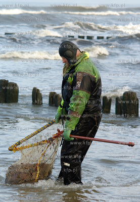 Ustka
W Ustce rozpoczal sie sezon polawiania bursztynu....