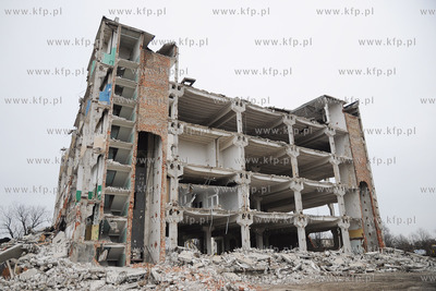 Gdynia. Rozbiorka magazynu portowego pomiedzy ulicami...