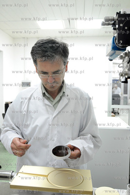 Tani sposob masowej produkcji grafenu - rewolucyjnego...