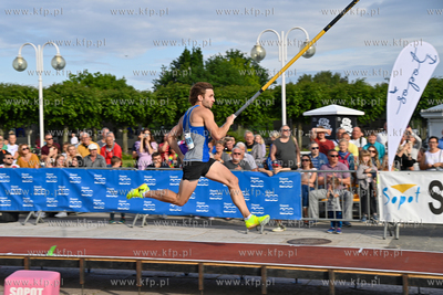 36. Tyczka na molo. 23.06.2023 fot. Wojciech Stróżyk...