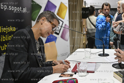 Sopot. Sopoteka. Spotkanie z cyklu Poczytaj mi. Danuta...