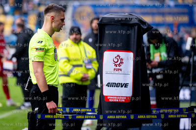 PKO Ekstraklasa: Arka Gdynia - Widzew Łódź n/z Sędzia...