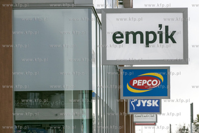 Salon Empik przy ulicy Ignacego Domeyki w pruszczu...