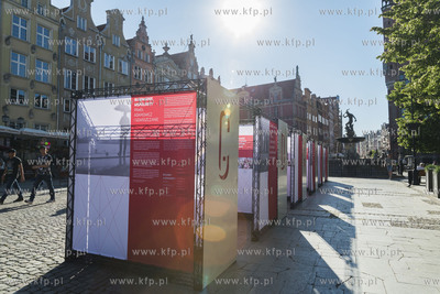 Gdańsk, ul. Długa. Święto Wolności i Solidarności,...