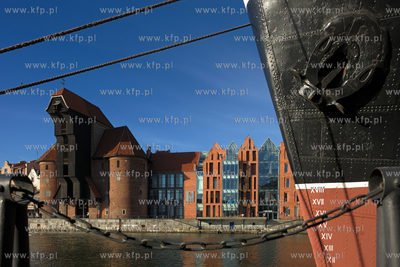 Gdanska starowka. Widok z Olowianki na Motlawe, zabytkowy...