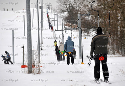 Stok narciarski w Przywidzu na Kaszubach. Na miejscu...