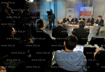 W gdanskim Osrodku Telewizji Polskiej nastapilo uroczyste...