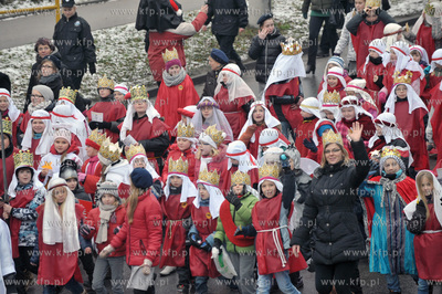 Orszak Trzech Kroli w Zukowie na Kaszubach. 6.01.2013...
