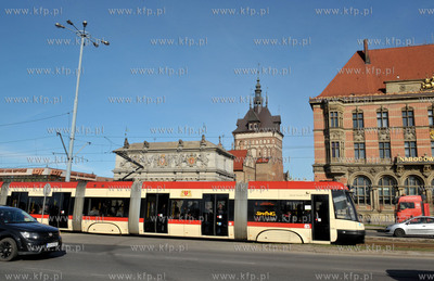 Gdansk. Tramwaj na ul. Waly Jagiellonskie i Okopowej....
