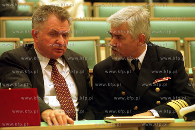 Longin Pastusiak i Piotr Przybylowski - rektor WSM...