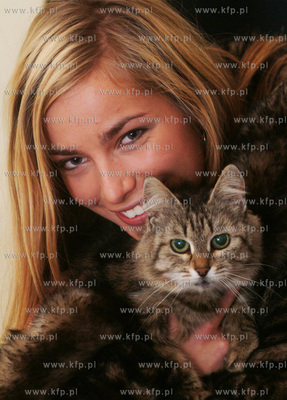 Kaja Kruszynska( Miss Polski 2003) z ukochanym kotem...