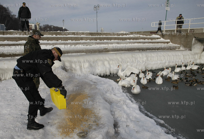 Gdynia. Bulwar nadmorski. Gdynscy straznicy miejscy...