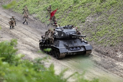 Wyburzanie Mostku Weisera na gdanskiej Strzyzy. Rozbiorke...