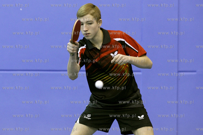 Tomasz Kotowski, tenisista stolowy. 18.11.2013 fot....