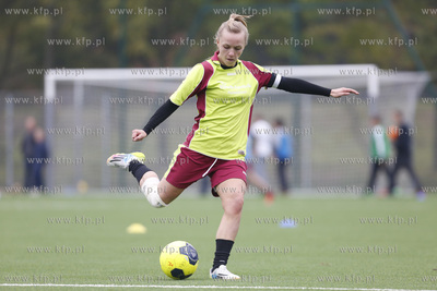 Gdansk Zaspa. Pilkarski turniej dzikich druzyn Do przerwy...