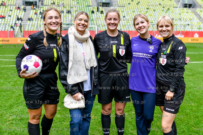 Mecz drużyn influencerek na Polsat Plus Arenie Gdańsk...