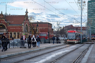 Po przerwie ponownie zostały otwarte wejcia na przystanki...