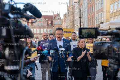Konferencja prasowa Szymona Hołowni, Marszałka Sejmu...