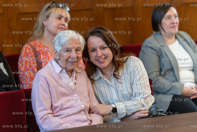 Najlepszy Opiekun / Opiekunka roku 2005 - Nagroda Prezydenta...