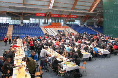 Sopot. Hala 100-lecia. Śniadanie wielkanocne dla potrzebujących...