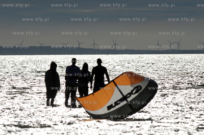 Camping Maszoperia kolo Jastarni. Nauka kitesurfingu...
