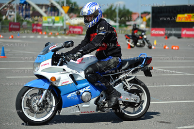 Gdansk. Parking hipermarketu Auchan. Gymkhana - zawody...