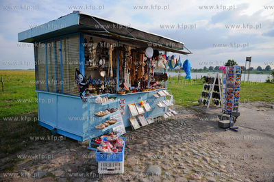 Mikoszewo. Stoisko z pamiatkami.
22.07.2011
fot....