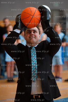 Straszyn os. Rotmanka. Zespol Szkol im. Karola Wojtyly....