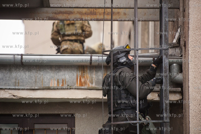 Gdansk. Wspolne cwiczenia grupy antyterrorystycznej...